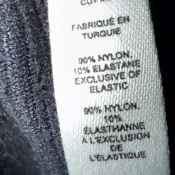 Babaton Ribbed Contour Crew Cropped Longsleeve Top - Picture 7 of 14